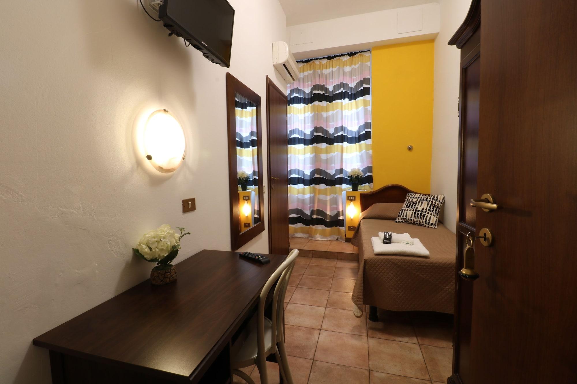 Carlo Goldoni Hotel Милан Экстерьер фото