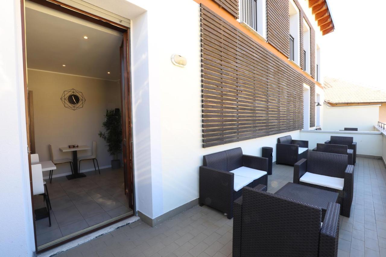 Carlo Goldoni Hotel Милан Экстерьер фото