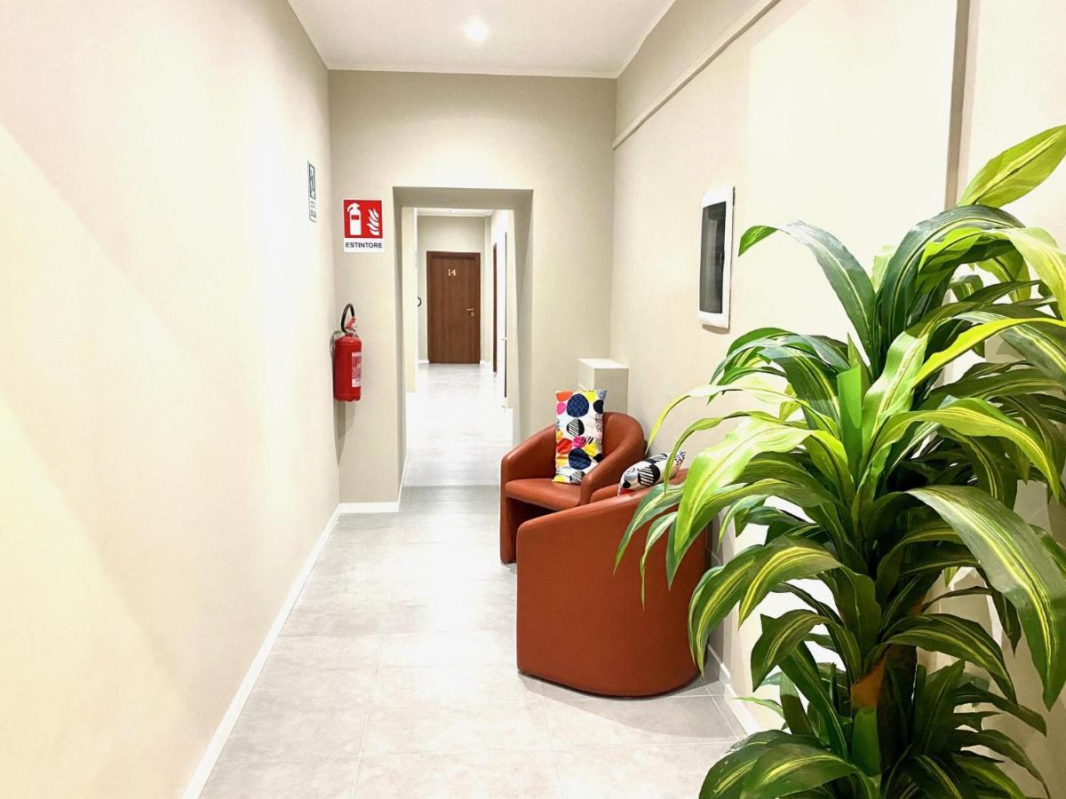 Carlo Goldoni Hotel Милан Экстерьер фото