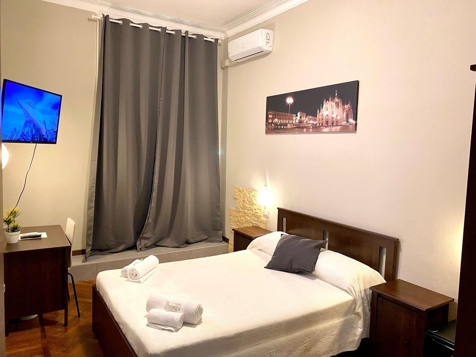 Carlo Goldoni Hotel Милан Экстерьер фото