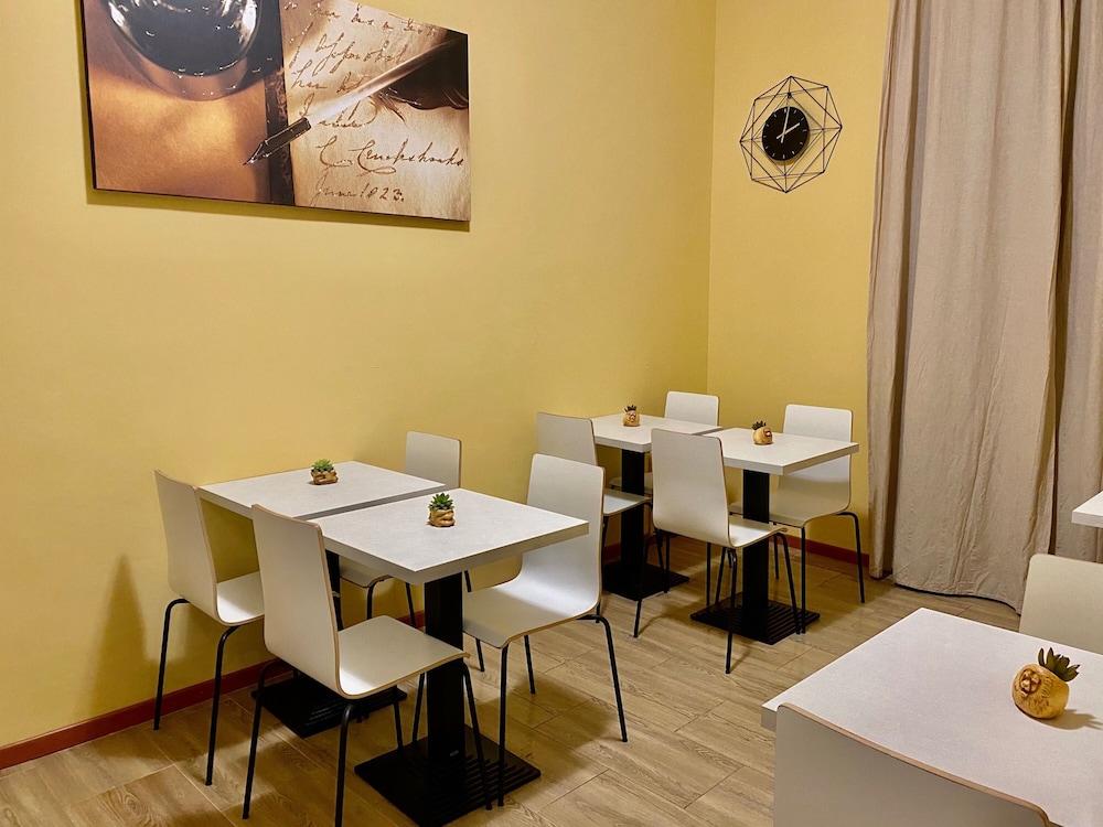 Carlo Goldoni Hotel Милан Экстерьер фото