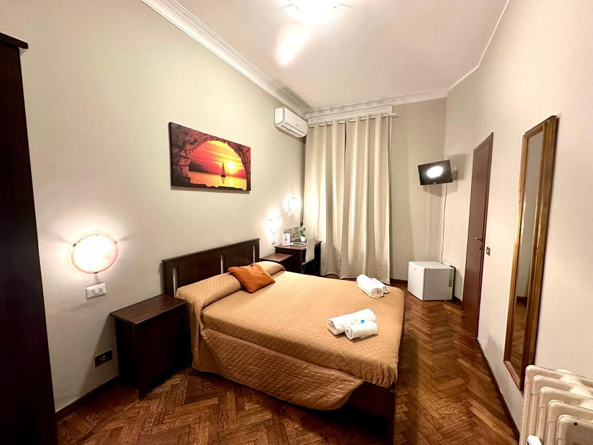 Carlo Goldoni Hotel Милан Экстерьер фото